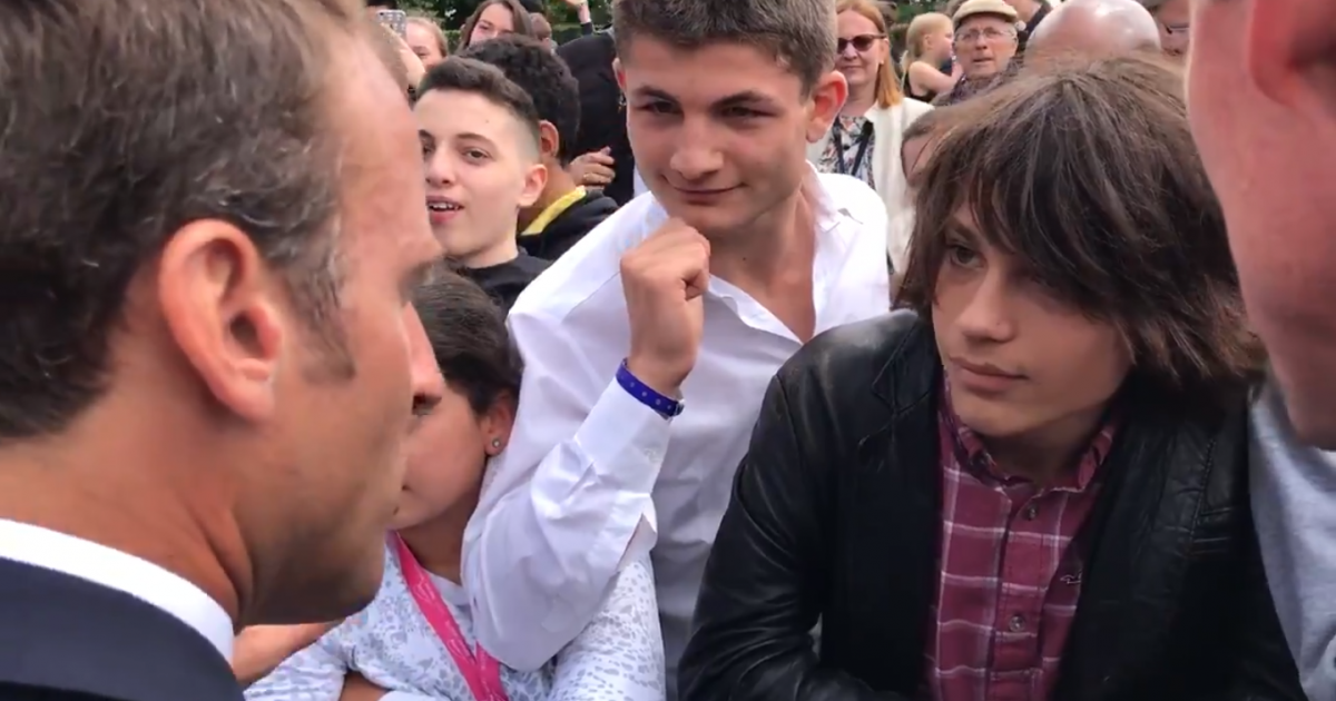 Emmanuel Macron Remet En Place Un Ado Tu M Appelles Monsieur Le