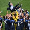 Les Bleus ont gagné la Coupe du Monde 2018 : mais au fait, combien coûte le trophée en or ?