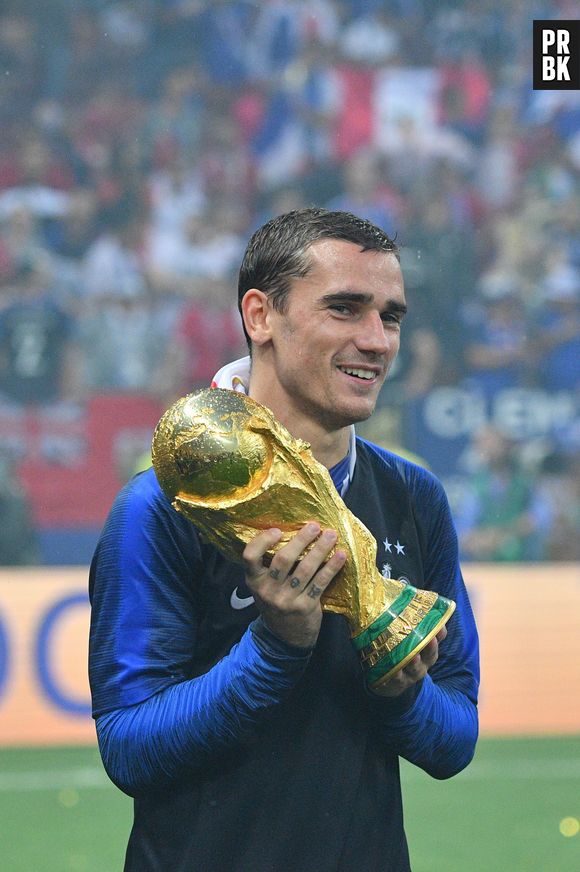 Les Bleus ont gagné la Coupe du Monde 2018 : mais au fait, combien coûte le trophée en or ?