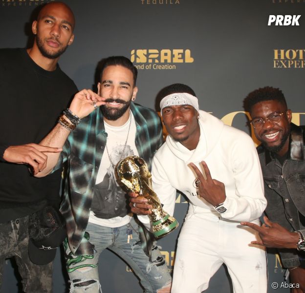 Paul Pogba pose avec des joueurs Belges en vacances et ironise