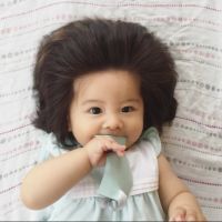 Un bébé de 7 mois fait le buzz avec sa chevelure improbable