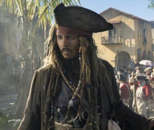 Johnny Depp absent de Pirates des Caraïbes 6 ? Attaqué en justice pour violence, Disney pourrait le virer comme James Gunn (Les Gardiens de la galaxie).