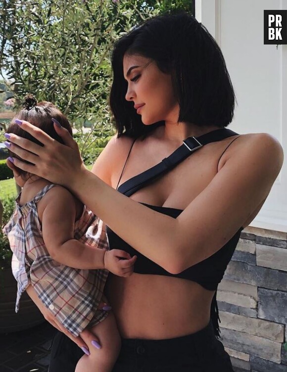 Kylie Jenner se confie sur ses complexes et sa fille : "Je m'aime davantage depuis que j'ai eu Stormi" !
