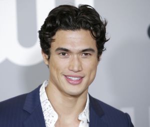 Charles Melton a-t-il craqué pour Camila Mendes ?