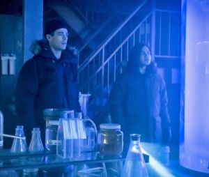 The Flash saison 5 : le papa de Caitlin débarque... avec des secrets sur Killer Frost ?