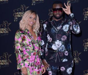 Maître Gims et sa femme DemDem ont adopté la tendance pyjama aux NRJ Music Awards 2018.