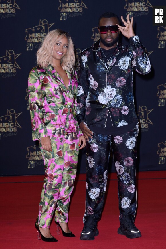 Maître Gims et sa femme DemDem ont adopté la tendance pyjama aux NRJ Music Awards 2018.