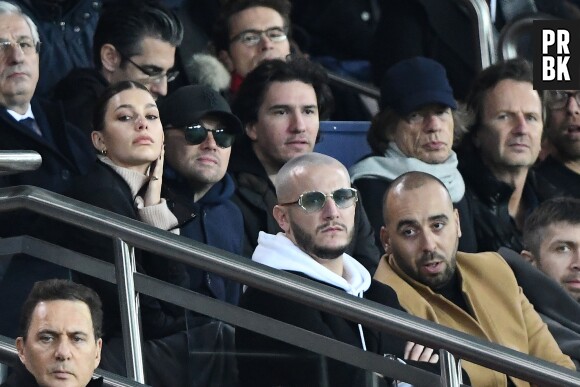 Leonardo DiCaprio et sa petite amie Camila Morrone, DJ Snake et Mick Jagger dans les tribunes du match PSG-Liverpool de la Ligue des champions.