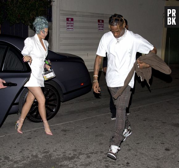 Kylie Jenner fiancée à Travis Scott ? Elle se montre encore avec une énorme bague en diamant à l'annulaire gauche !