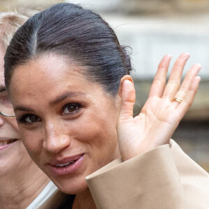 Meghan Markle devient styliste pour des femmes SDF : la duchesse de Sussex les aident à s'habiller pour (re)trouver un travail.