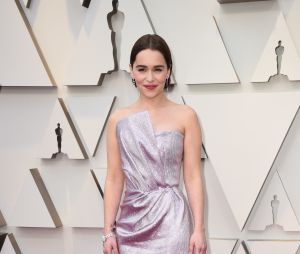 Emilia Clarke sur le tapis rouge des Oscars 2019 le 24 février à Los Angeles