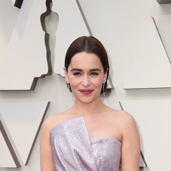 Emilia Clarke sur le tapis rouge des Oscars 2019 le 24 février à Los Angeles