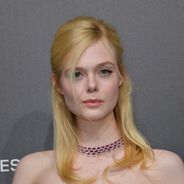Elle Fanning fait un malaise au Festival de Cannes à cause de sa robe en pleine remise de trophée