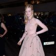 Elle Fanning fait un malaise au Festival de Cannes à cause de sa robe