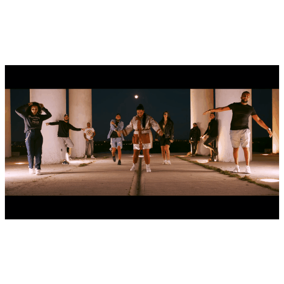 Sarah Fraisou (Les Anges 11) et Eddy réunis dans le clip "Mater"