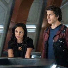 Legends of Tomorrow saison 5 : Brandon Routh (Ray) et Courtney Ford (Nora) quittent la série