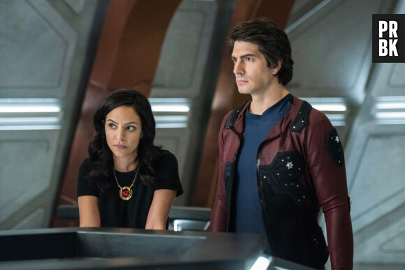 Legends of Tomorrow saison 5 : Brandon Routh (Ray) et Courtney Ford (Nora) quittent la série