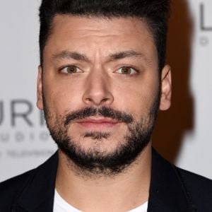 Mask Singer: Kev Adams répond avec humour aux rumeurs sur son salaire