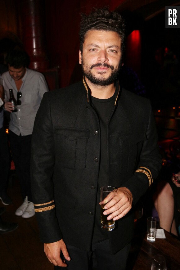 Mask Singer: Kev Adams répond avec humour aux rumeurs sur son salaire