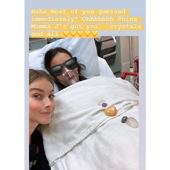 Nina Dobrev hospitalisée : Julianne Hough a inquiété les fans de l'actrice