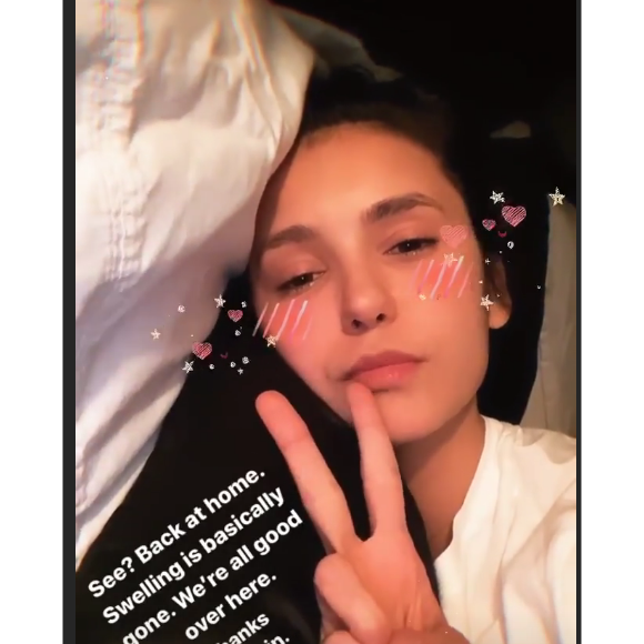 Nina Dobrev de retour chez elle après son hospitalisation