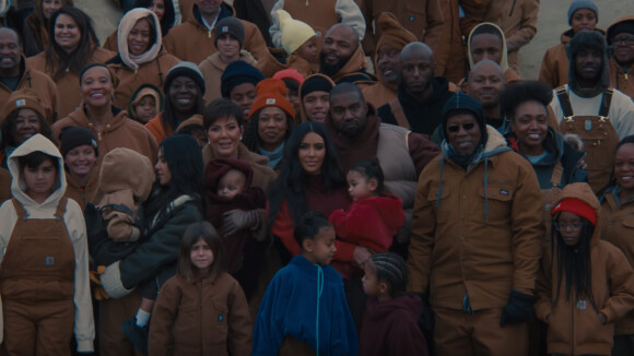 Kanye West invite Kim Kardashian et leurs enfants dans le clip "Closed On Sunday"