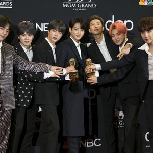 BTS : le groupe de K-pop se confie sur leur nouvel album "Map of the Soul : 7", qui parle de leurs doutes et de leurs peurs