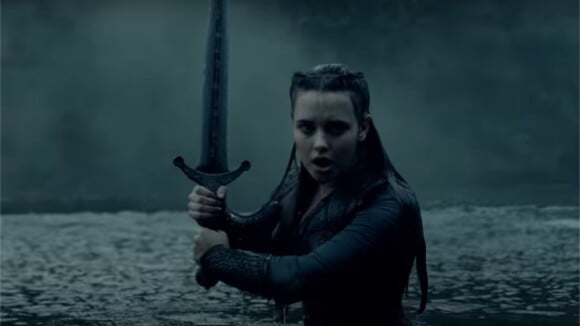Cursed : Katherine Langford prend les armes dans la nouvelle série de Netflix
