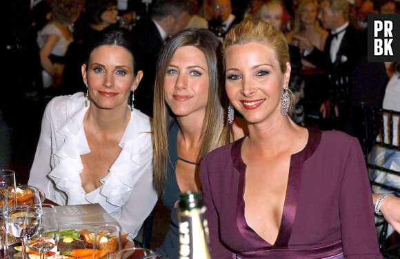 Jennifer Aniston, Lisa Kudrow et Courteney Cox jouent la carte Friends pour pousser les américains à voter