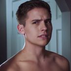 After - Chapitre 2 : Dylan Sprouse en Trevor, Anna Todd raconte pourquoi il a été choisi