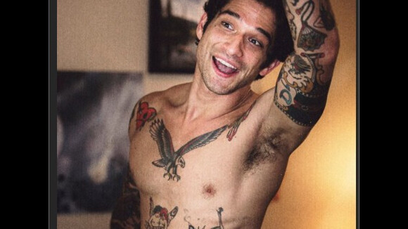 Tyler Posey (Teen Wolf) débarque sur OnlyFans... et chante nu !