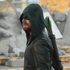 Arrow saison 9 : Stephen Amell prêt à ressusciter Oliver Queen, "Je suis sérieux"