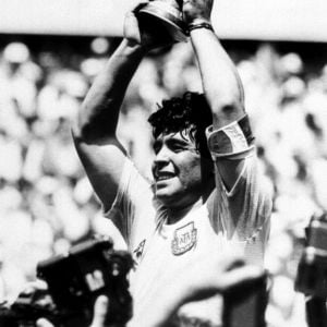 Diego Maradona est mort à l'âge de 60 ans, victime d'un arrêt cardiaque