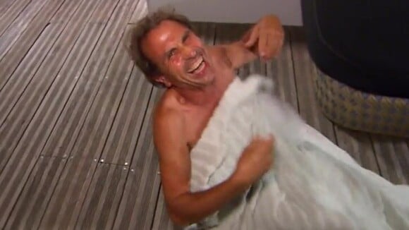 Jean-Claude (L'amour est dans le pré 2020) : sa chute nu dans le jacuzzi fait rire les internautes