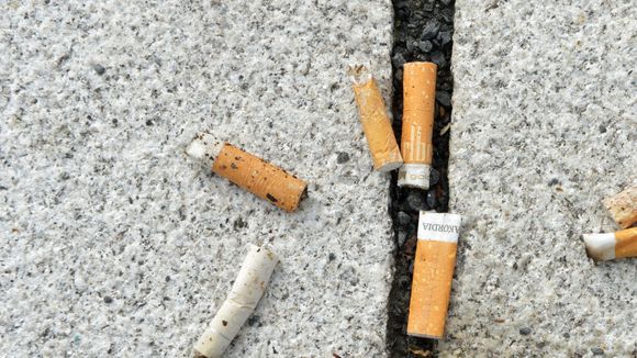 Mégots jetés par terre : les fabricants de cigarettes vont devoir payer