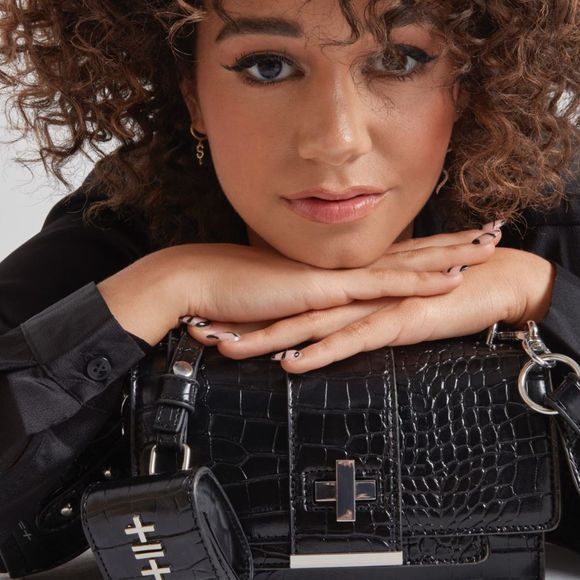 Léna Situations x Don't Call Me Jennyfer : le sac Sit-Bag a cassé internet