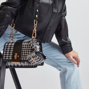 Léna Situations x Don't Call Me Jennyfer : le sac Sit-Bag a cassé internet