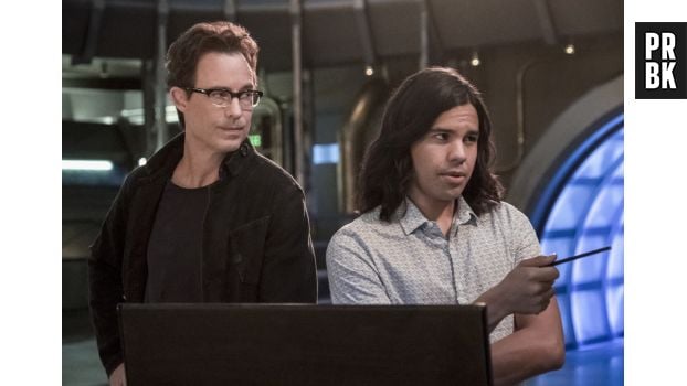 The Flash saison 7 : Carlos Valdes (Cisco) et Tom Cavanagh (Wells) quittent la série