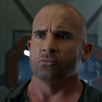 Legends of Tomorrow : un départ définitif pour Dominic Purcell ? Le showrunner répond