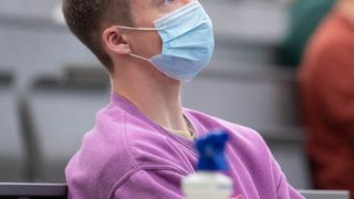 Le pass sanitaire bientôt obligatoire à l'école et à l'université ?