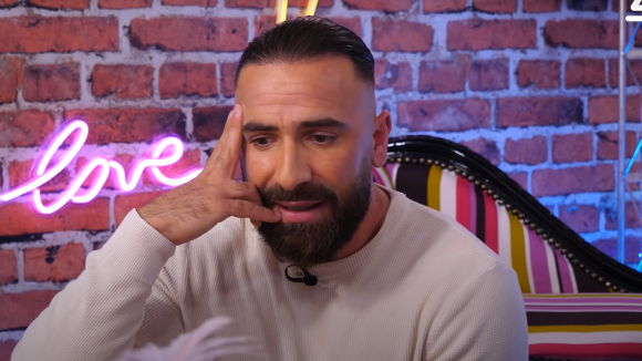 Mujdat Saglam : sa vie ruinée à cause de la télé-réalité, "J'ai tout perdu (...) J'ai vécu l'enfer"