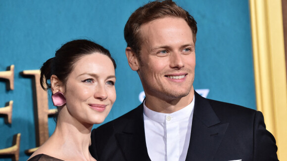 Caitriona Balfe (Outlander) et Sam Heughan secrètement en couple ? Elle dénonce les "fous" qui y croient