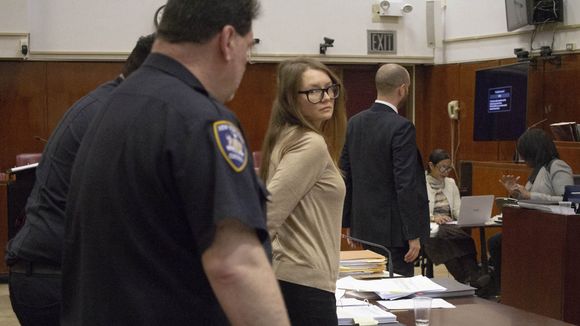 Inventing Anna : la vraie Anna Delvey ne veut pas voir la série, Julia Garner réagit