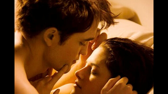 Twilight 4 : Révélation ... La photo officielle et HD de la folle nuit de Bella et Edward