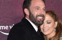 Jennifer Lopez et Ben Affleck fiancés pour la deuxième fois, la chanteuse dévoile sa grosse bague