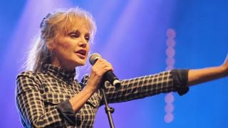 Arielle Dombasle ... elle va enregistrer un duo avec un rappeur du 113