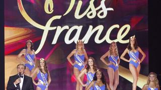 "Tu m'as vexée" : énormes tensions et gros malaise dans les coulisses de Miss France 2023, la guerre déclarée en direct