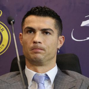 "Mais quel c*uillon" : Cristiano Ronaldo fait déjà une énorme boulette après son arrivée en Arabie Saoudite
