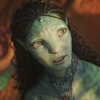 "Toutes les rumeurs sont vraies" : Zoe Saldaña raconte ce que c'est vraiment que de tourner avec James Cameron, souvent décrit comme un tyran