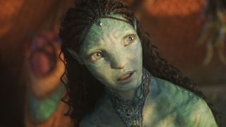 "Toutes les rumeurs sont vraies" : Zoe Saldaña raconte ce que c'est vraiment que de tourner avec James Cameron, souvent décrit comme un tyran